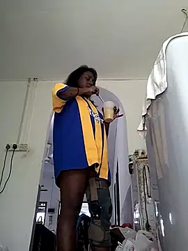 mamakarma1403 online show from 10-06-25, 12:41