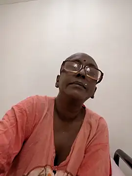 Snapshot of mamakarma1403 chatting on 06-11-26, 12:32 mamakarma1403 online show from 06-11-26, 12:32
