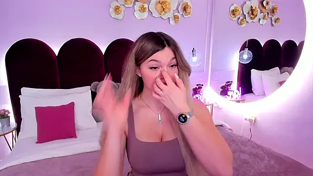 ZaraBloom online show from 02-19-26, 03:19