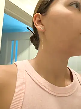 AliceBrayan online show from 09-25-25, 05:33