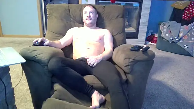 Snapshot of Bretto18 chatting on 12-27-24, 02:12 Bretto18 online show from 12-27-24, 02:12