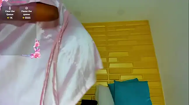 Snapshot of ebony_beckyy chatting on 01-17-25, 01:24 ebony beckyy online show from 01-17-25, 01:24