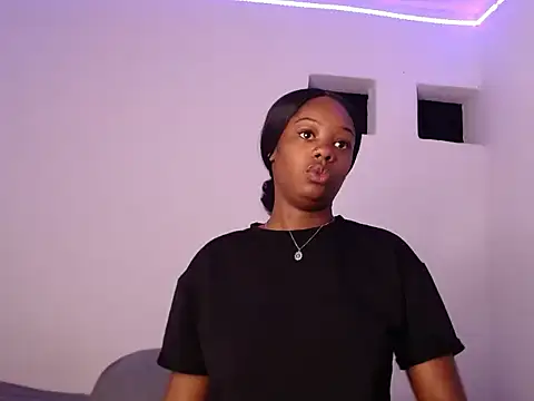 Snapshot of ebony_beckyy chatting on 01-18-26, 01:59 ebony beckyy online show from 01-18-26, 01:59