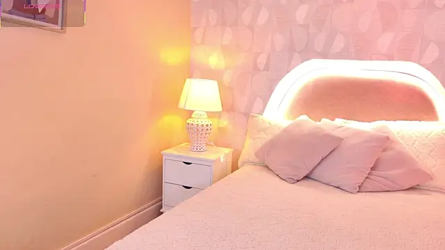 Snapshot of april_rousse chatting on 09-09-25, 12:15 april rousse online show from 09-09-25, 12:15