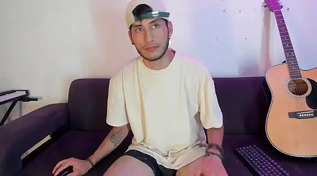 Henrikk senn online show from 12-13-24, 02:32