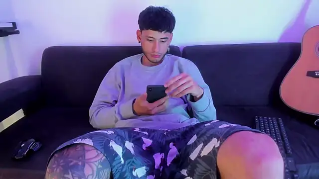 Henrikk senn online show from 01-07-26, 12:24