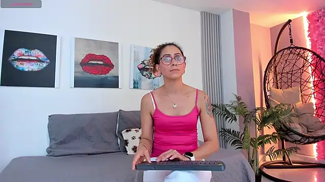 Angela donnato online show from 02-07-25, 03:34