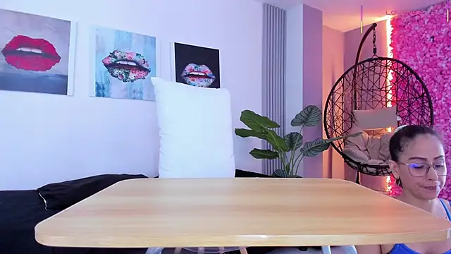 Angela donnato online show from 10-12-25, 03:38