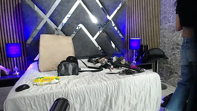 bellatrix25 online show from 12-11-24, 07:14