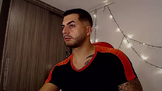 Snapshot of thomas_gun chatting on 01-12-25, 05:03 thomas gun online show from 01-12-25, 05:03