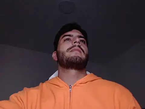 Snapshot of thomas_gun chatting on 10-26-25, 02:06 thomas gun online show from 10-26-25, 02:06