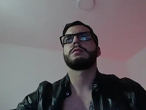 Snapshot of thomas_gun chatting on 11-05-25, 01:16 thomas gun online show from 11-05-25, 01:16