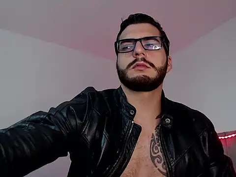 Snapshot of thomas_gun chatting on 11-10-25, 04:00 thomas gun online show from 11-10-25, 04:00