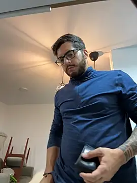 Snapshot of thomas_gun chatting on 11-12-25, 07:09 thomas gun online show from 11-12-25, 07:09