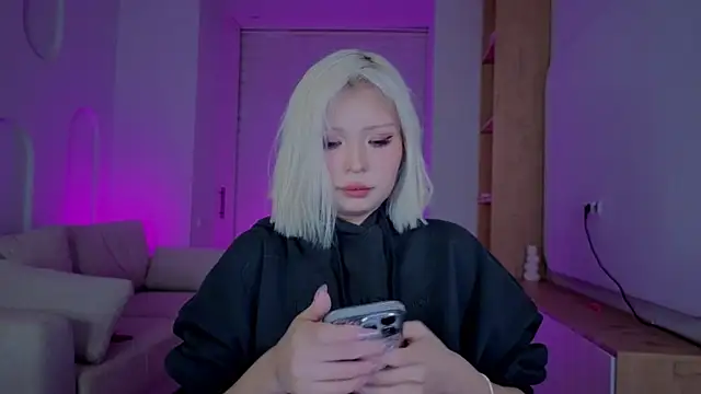 RileyMee online show from 09-30-25, 12:54