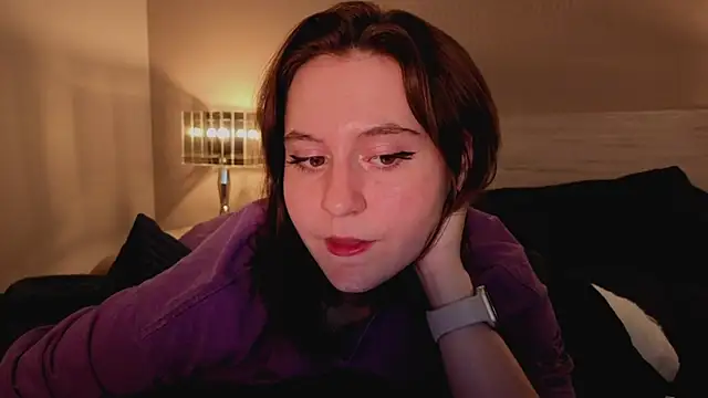 Snapshot of Diana_Flower chatting on 10-22-25, 02:45 Diana Flower online show from 10-22-25, 02:45