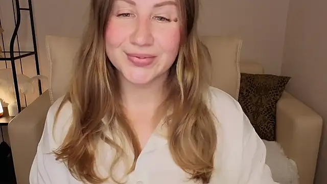 Helens love online show from 11-08-25, 02:12