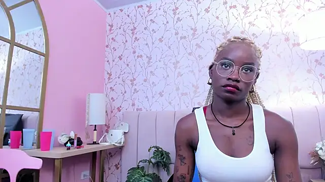 amber-hill online show from 12-20-25, 05:14