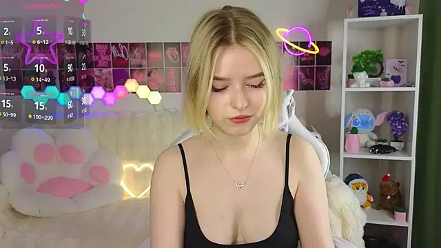 Snapshot of Dragonwind chatting on 02-19-25, 08:41 Dragonwind online show from 02-19-25, 08:41