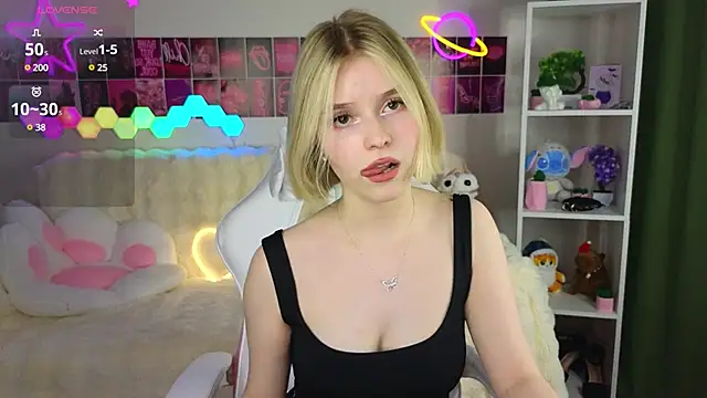 Snapshot of Dragonwind chatting on 02-23-25, 03:24 Dragonwind online show from 02-23-25, 03:24