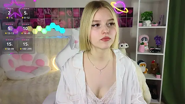 Snapshot of Dragonwind chatting on 03-04-25, 12:29 Dragonwind online show from 03-04-25, 12:29