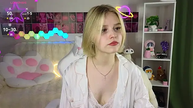 Snapshot of Dragonwind chatting on 03-04-25, 03:33 Dragonwind online show from 03-04-25, 03:33