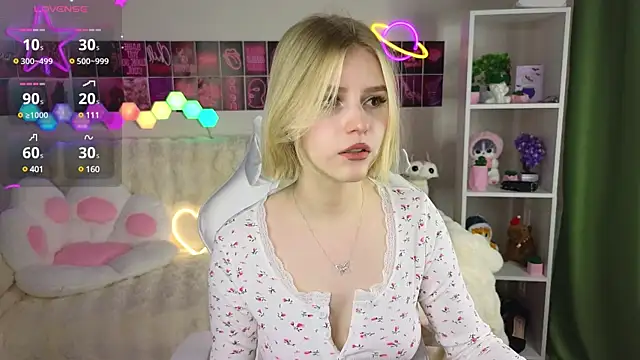 Snapshot of Dragonwind chatting on 03-12-25, 11:33 Dragonwind online show from 03-12-25, 11:33