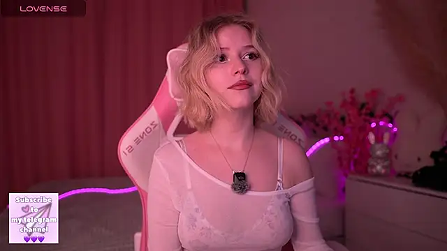 Snapshot of Dragonwind chatting on 03-15-26, 12:16 Dragonwind online show from 03-15-26, 12:16