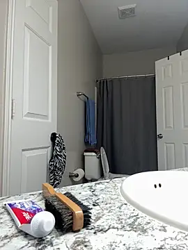 Snapshot of SexyHoneyRedd chatting on 02-28-25, 11:25 SexyHoneyRedd online show from 02-28-25, 11:25