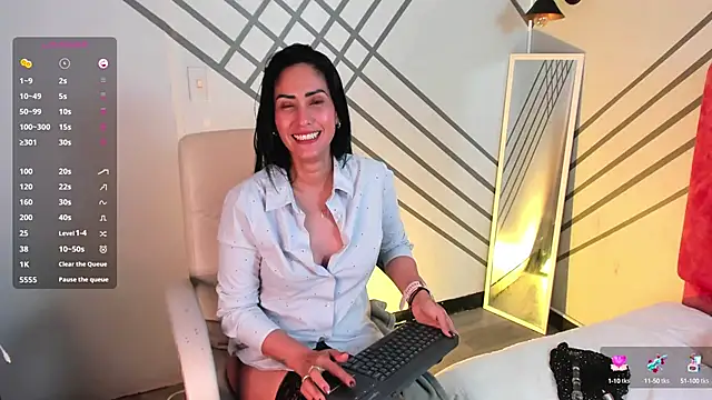 Snapshot of Janne_lee chatting on 03-18-25, 11:31 Janne lee online show from 03-18-25, 11:31