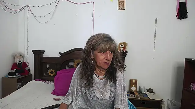 Snapshot of DominaLeona chatting on 01-23-25, 08:13 DominaLeona online show from 01-23-25, 08:13