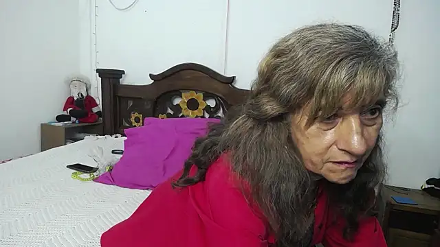 Snapshot of DominaLeona chatting on 01-29-25, 10:32 DominaLeona online show from 01-29-25, 10:32