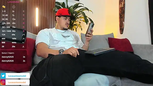 Snapshot of lucasanto_ chatting on 07-06-26, 05:04 lucasanto online show from 07-06-26, 05:04