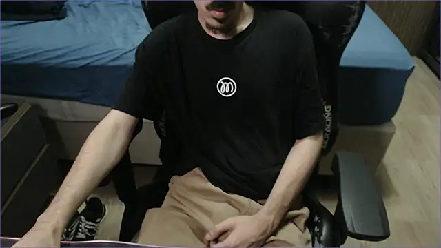 Snapshot of ViniBruv chatting on 02-22-26, 02:45 ViniBruv online show from 02-22-26, 02:45