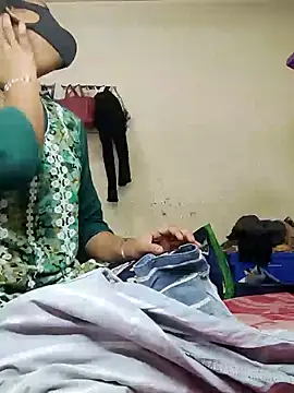 Snapshot of riya190 chatting on 02-04-25, 06:06 riya190 online show from 02-04-25, 06:06