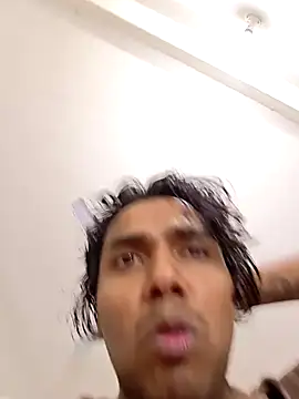 Snapshot of riya190 chatting on 12-05-25, 05:31 riya190 online show from 12-05-25, 05:31