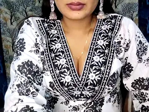 Snapshot of Aarvi_Arora chatting on 12-19-25, 11:17 Aarvi Arora online show from 12-19-25, 11:17