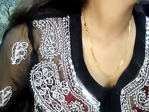 Snapshot of Aarvi_Arora chatting on 01-12-26, 11:59 Aarvi Arora online show from 01-12-26, 11:59