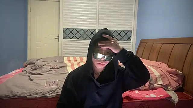 Snapshot of shuai321 chatting on 01-26-25, 03:03 shuai321 online show from 01-26-25, 03:03