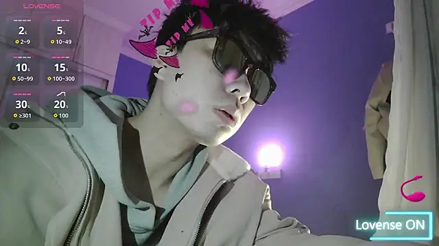 Snapshot of shuai321 chatting on 02-06-26, 01:25 shuai321 online show from 02-06-26, 01:25