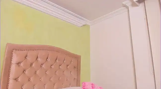 Snapshot of Luciluu20 chatting on 02-04-25, 12:29 Luciluu20 online show from 02-04-25, 12:29