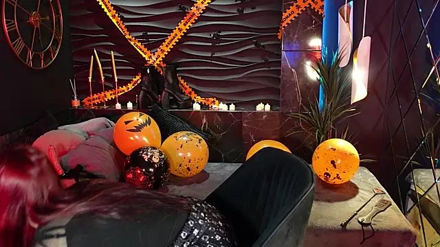 Lily Moonlight online show from 10-29-25, 06:59