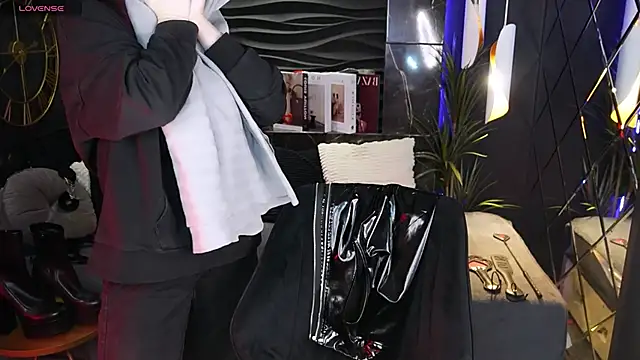 Lily Moonlight online show from 02-25-26, 07:07