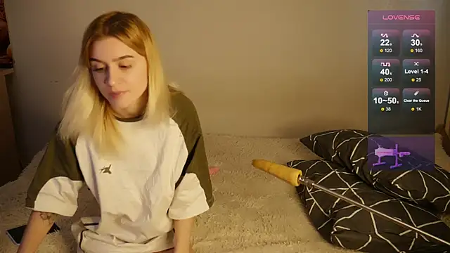 Snapshot of ley_tori chatting on 03-31-26, 02:57 ley tori online show from 03-31-26, 02:57