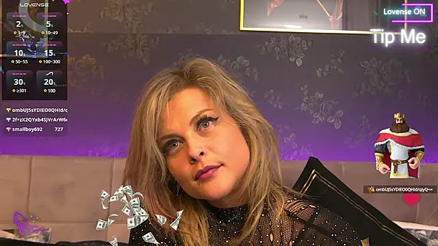 Snapshot of ZoeMesmerize chatting on 02-25-25, 03:09 ZoeMesmerize online show from 02-25-25, 03:09