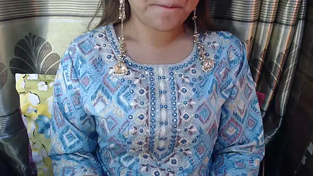 Snapshot of queen_angelina chatting on 01-16-26, 05:06 queen angelina online show from 01-16-26, 05:06