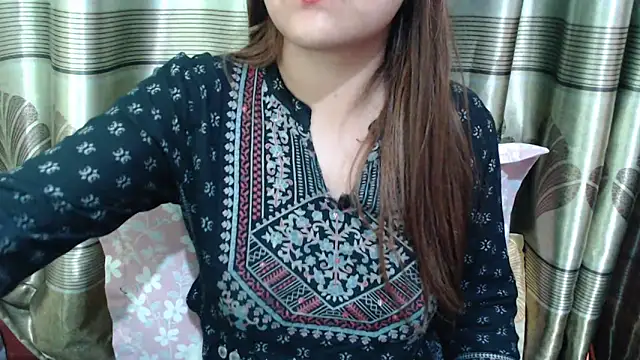 Snapshot of queen_angelina chatting on 02-22-26, 12:45 queen angelina online show from 02-22-26, 12:45