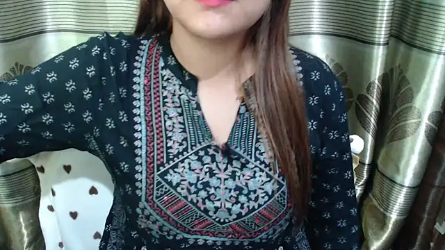 Snapshot of queen_angelina chatting on 03-12-26, 01:12 queen angelina online show from 03-12-26, 01:12