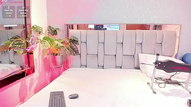 RoseTaylor   online show from 01-17-26, 05:34