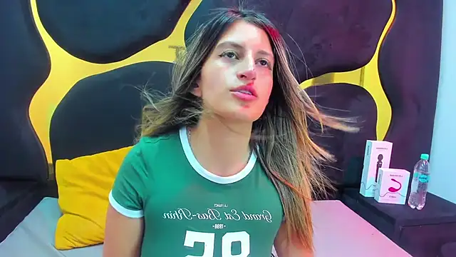 GiaRoussel online show from 11-07-25, 03:34